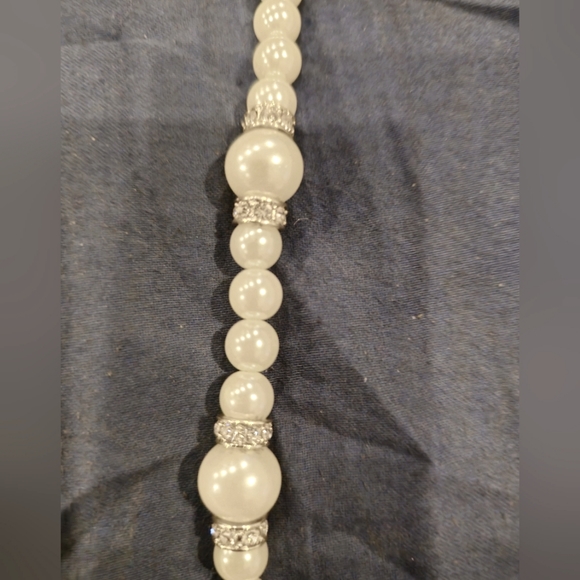 Beautiful pearl and cz necklace - Picture 2 of 4
